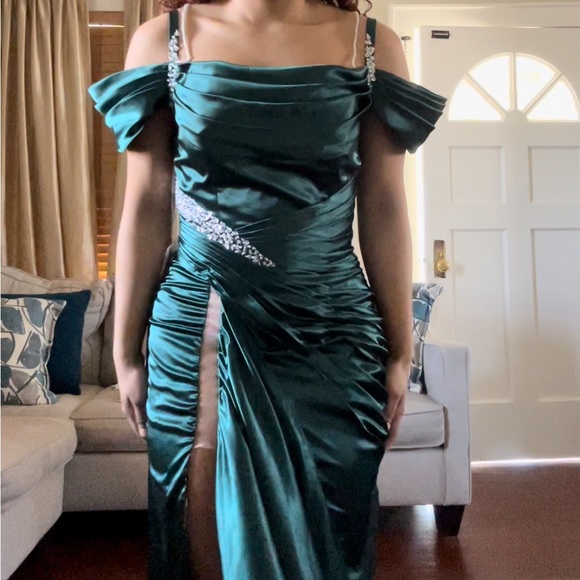 Emerald green prom dress - Picture 7 of 7